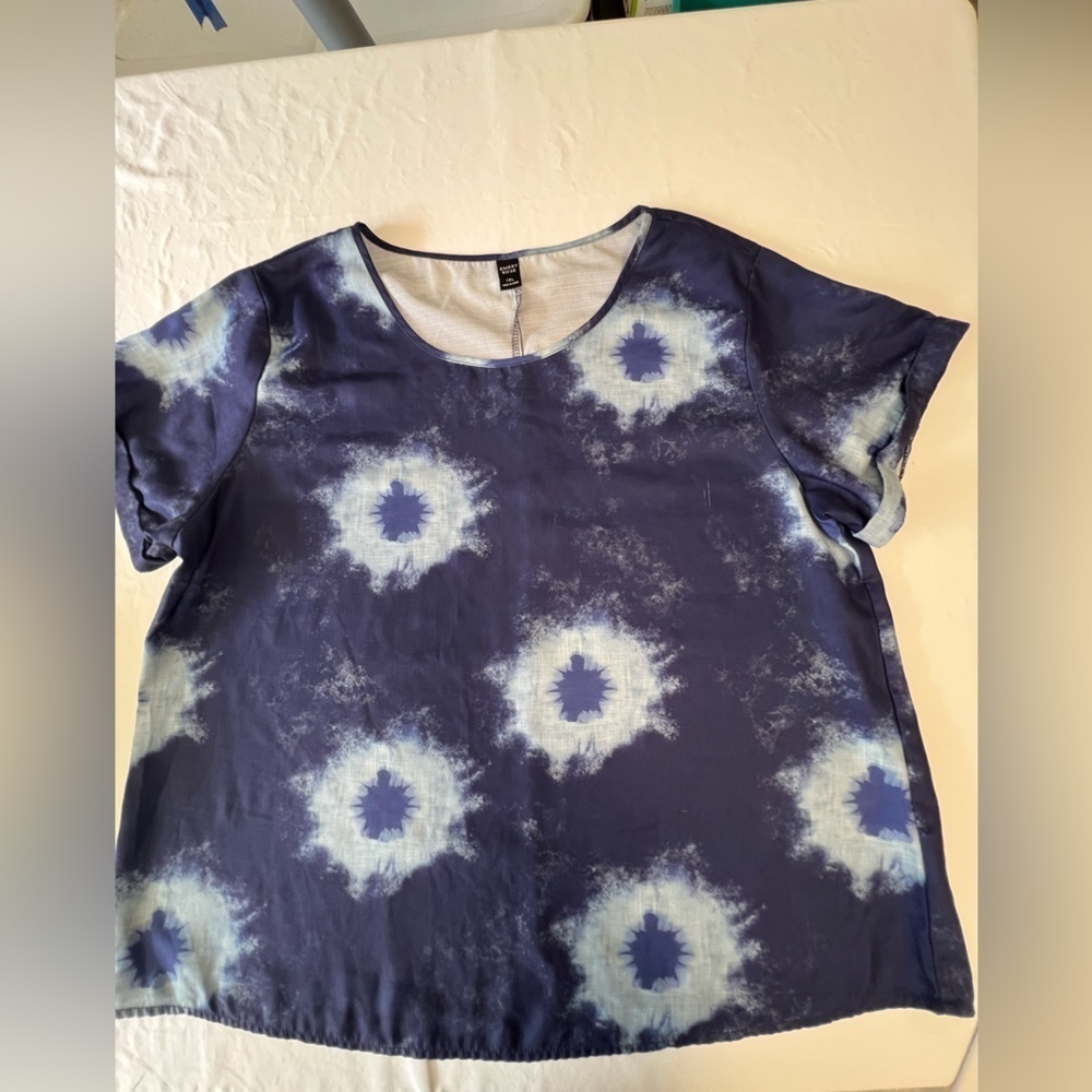 EMeryROSE SHORT CUFFED SLEEVE CASUAL TOP. SIZE 1XL. SCOOP NECK. NAVY BLUE